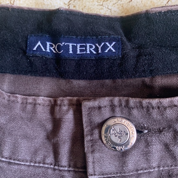 Arc’teryx Men’s Walking Shorts - Picture 3 of 4